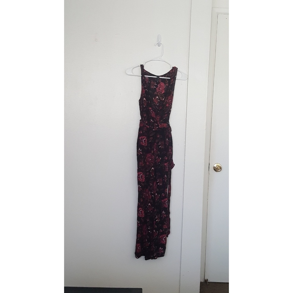 Urban Outfitters Size XS V Neck Jumpsuit